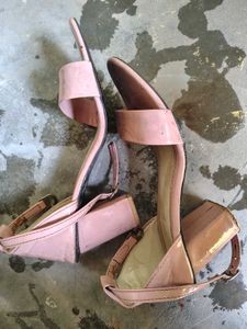 Chic Black &amp; pink Patent Sandals