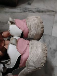 Women sports shoes