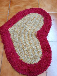 Heart Shaped Rug - Cozy &amp; Cute