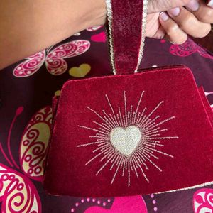 Charlotte tilbury Heart Clutch