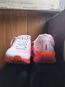 Nike winflo 11/ uk6 / like new