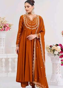 Women’s Silk Embroidery Anarkali Kurta Pant with D