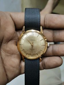 Vintage Gold Tone hmt sona watch