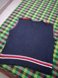 Selling Sweater For 12-14 Year Old Kids In ₹100