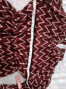 Chic Maroon Zigzag Print Dress