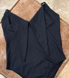 Chic Black Ribbed One-Piece Swimsuit