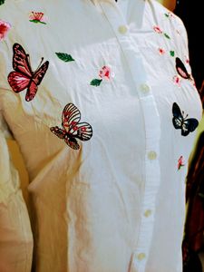 Item-KBG32/PRELOVED/Pure Cotton XL White shirt with EMBROIDERY.