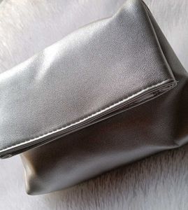Clinique silver metallic foldable clutch 💕♥️