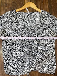Chic Black &amp; White Ditsy Print Top