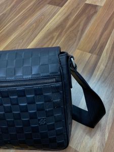 Louis Vuitton Damier Infini District Messenger Bag