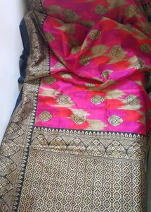 Elegant colour combination saare