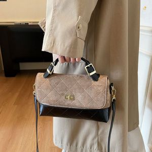 CHARLES &amp; KEITH Style