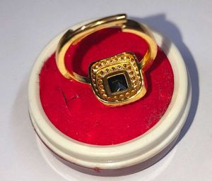 Elegant Black Rhinestone crystal gold metal Ring