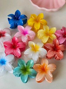 5 beautiful pinterest flower clutcher