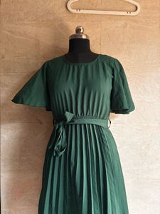 Elegant Pleated Midi Dress