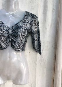 Stylish Snake Print Crop Top