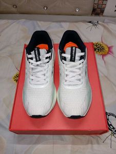 Columbus Men's White Running Shoes