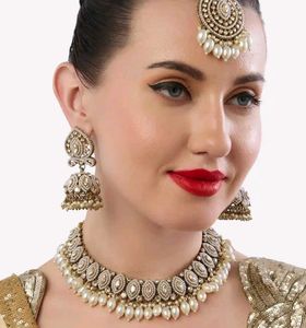 Exquisite Pearl and Kundan Jewellery Set