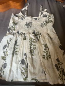 This Two Tops Are Fir 550 Only .
