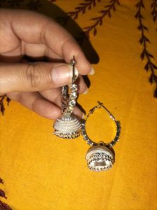 3 Earrings in combo.