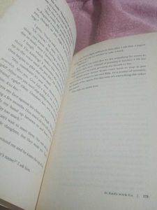 It Ends With Us by Colleen Hoover