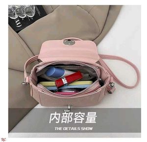 CHIC  HANDBAGS