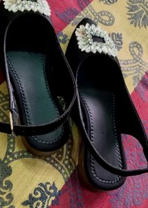 Embellished Flat Sandals