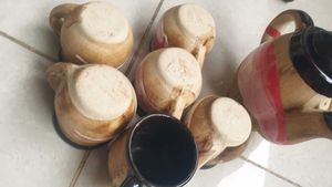 Unique Ceramic Teapot and Cups Set
