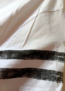 White Crop Tshirt For Stylish Ladies
