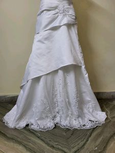 Elegant gown with white inner