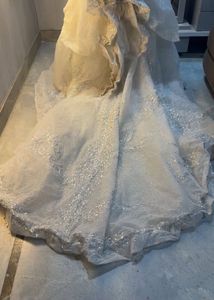 Stunning embellished bridal gown🩷🎀🧚🏻‍♀️