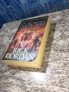 The Red Pyramid By Rick Riordan Percy Jackson