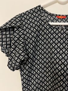 Black &amp; White Patterned Flutter Sleeve Top