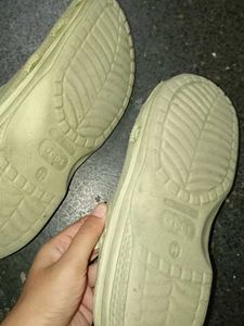 used slipper Clogs with Charms