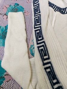 Elegant White Knit Cardigan