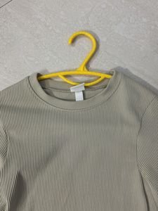 Ribbed Long Sleeve Crop Top
