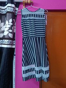 Chic Navy &amp; White Striped Dress