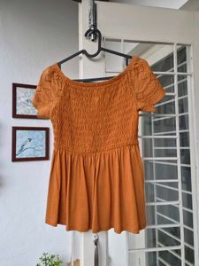 Orange Smocked Off-Shoulder Top Vero Moda (L)