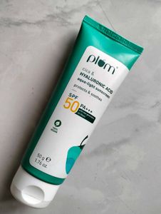 Plum Cica &amp; Hyaluronic Acid Sunscreen SPF 50