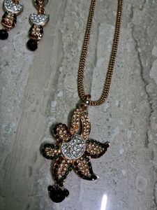 Designer Flower Necklace &amp; Earring Set