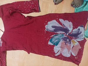 Girls' Red Kurta Set with Floral Print