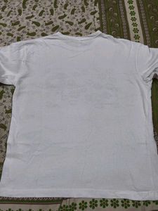 White oversize T-Shirt with Pink Lips Print