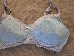 Comfortable Lace Trimmed Bra☆
