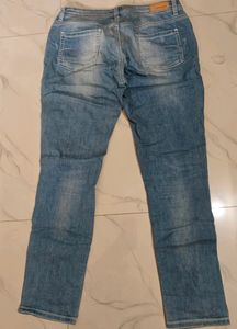 Lee Cooper Blue Jeans For Funky Look