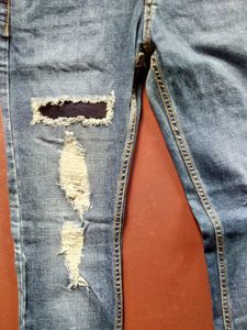 Forever21 Men Torn Jeans