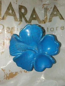 💥Like🌼 New 🎀Beautiful 4Hair Clips 🎇🎆