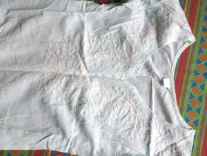 Embroidered White Cotton Kurta