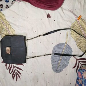 Chic Black Crossbody Bag with Chain Strap