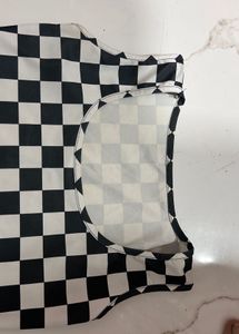 strechy tank top black and white