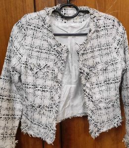 Chic Tweed Cropped Jacket
